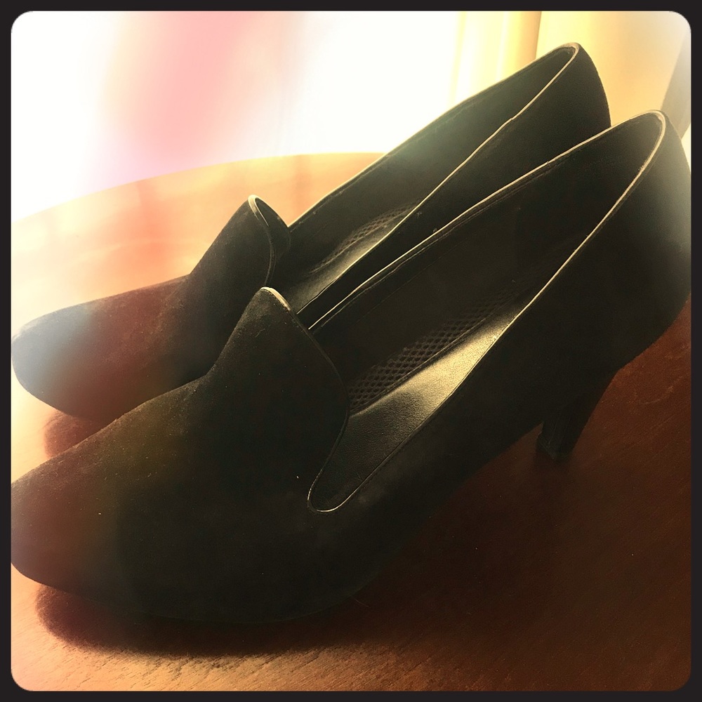 Easy Spirit Black Suede Heels
